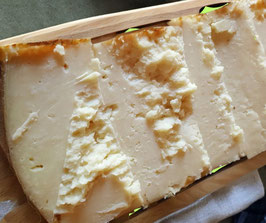 Crotonese semistagionato